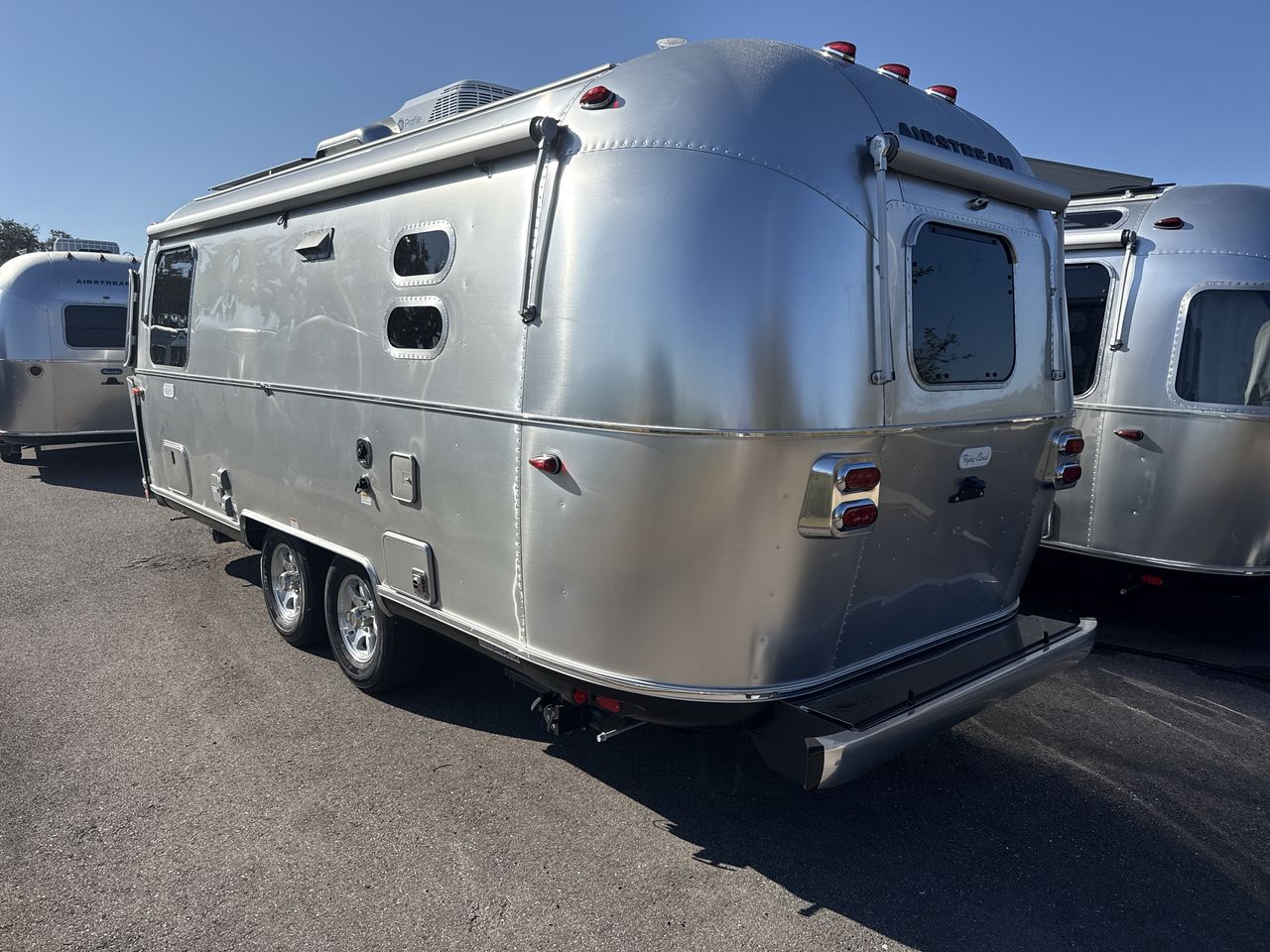 2026 Airstream 23FBT Base
