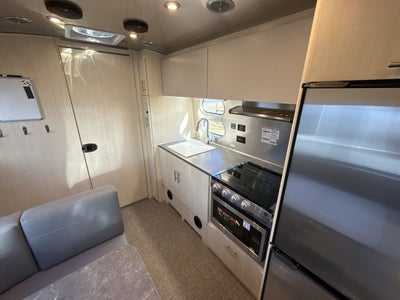 2026 Airstream 23FBT Base