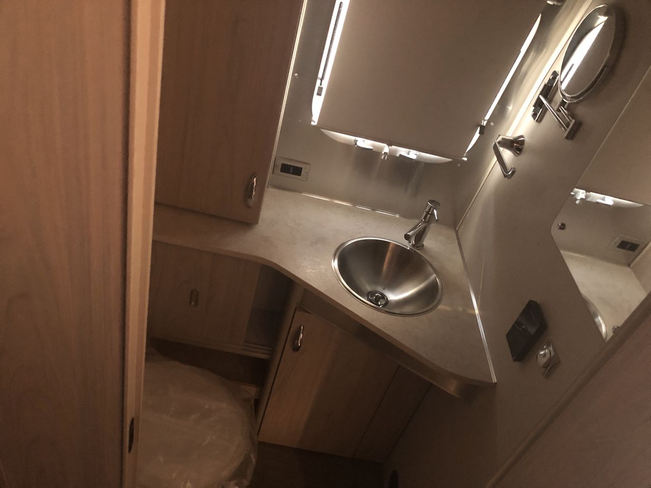 2026 Airstream 25FBQ Base