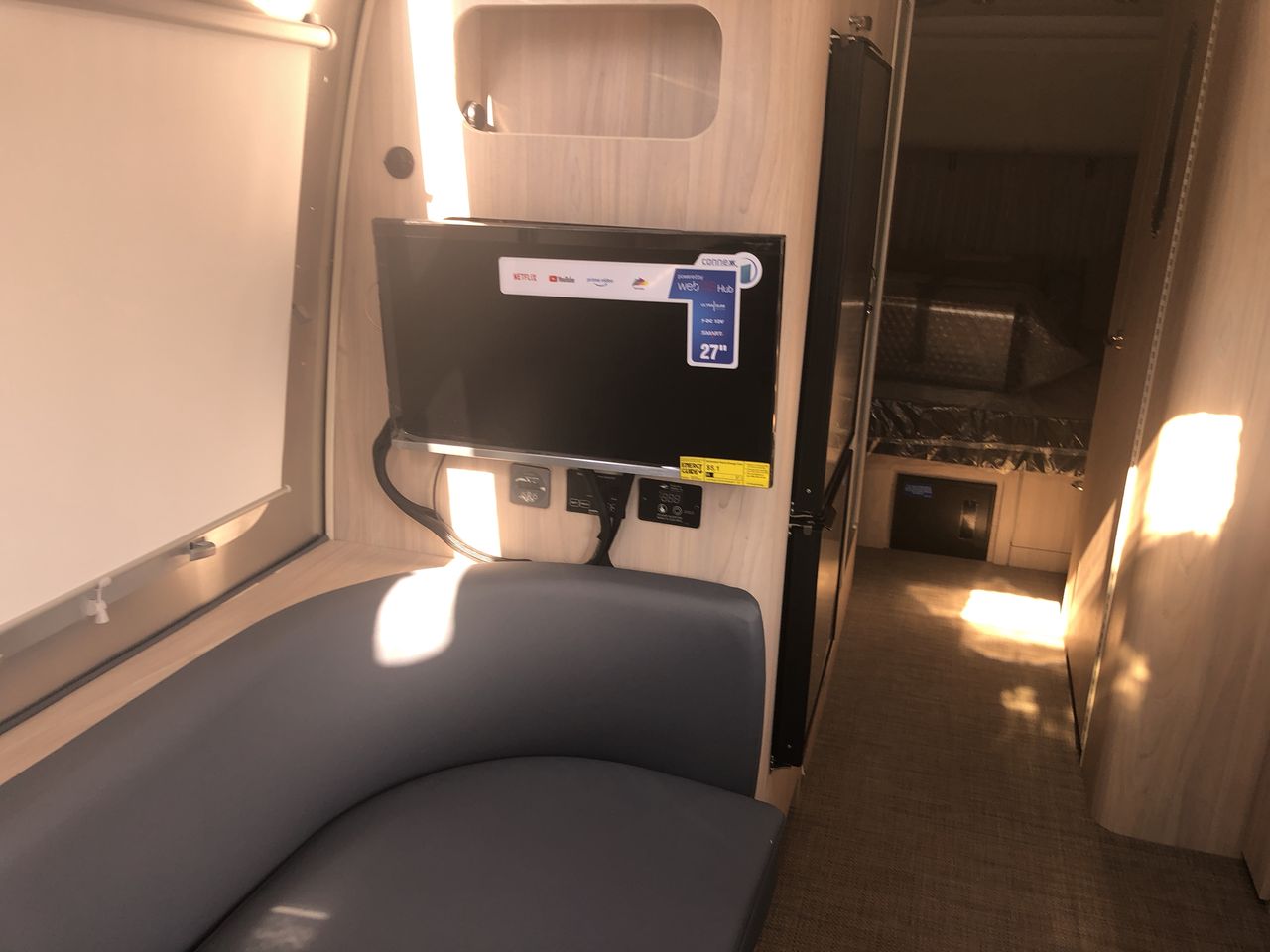 2026 Airstream 25FBQ Base