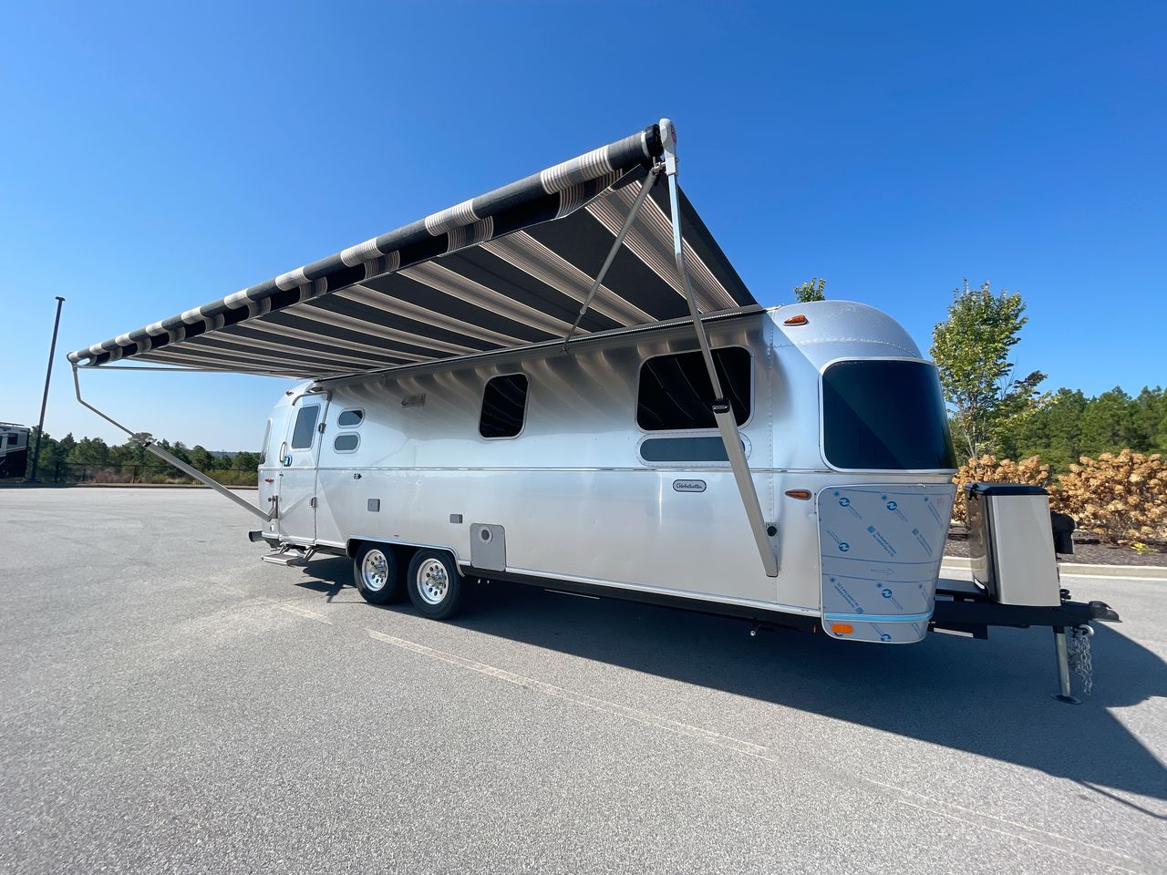 2026 Airstream 27FBQ Base