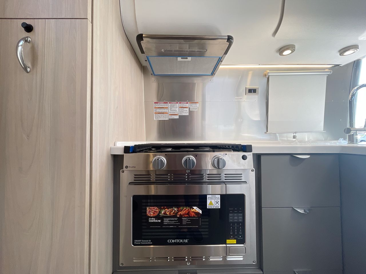 2026 Airstream 27FBQ Base