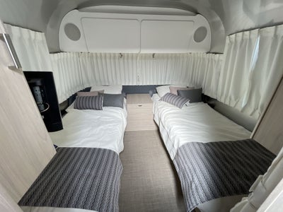 2026 Airstream 27FBT Base