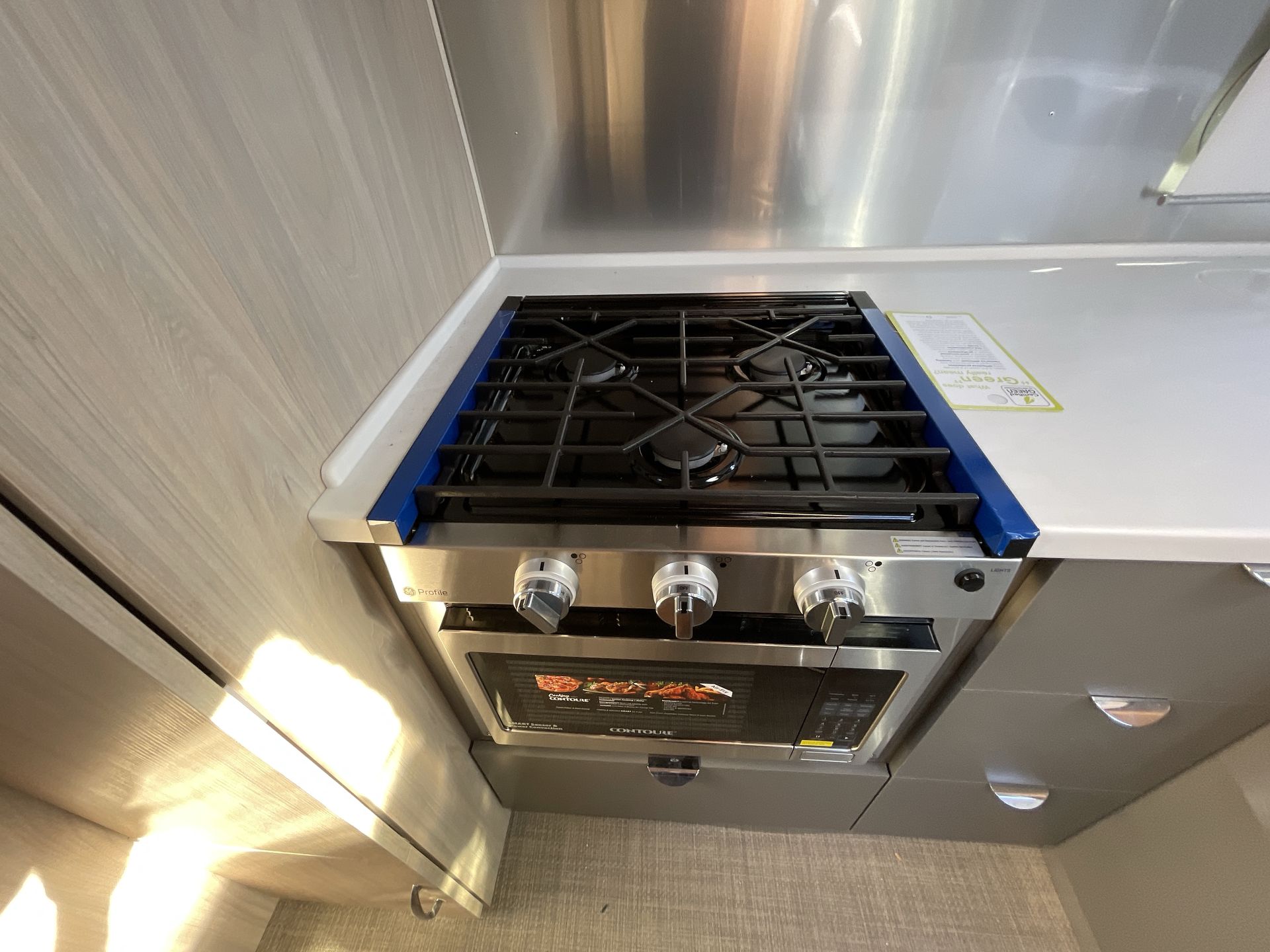 2026 Airstream 27FBT Base