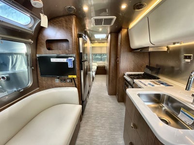 2026 Airstream 27FBT Base