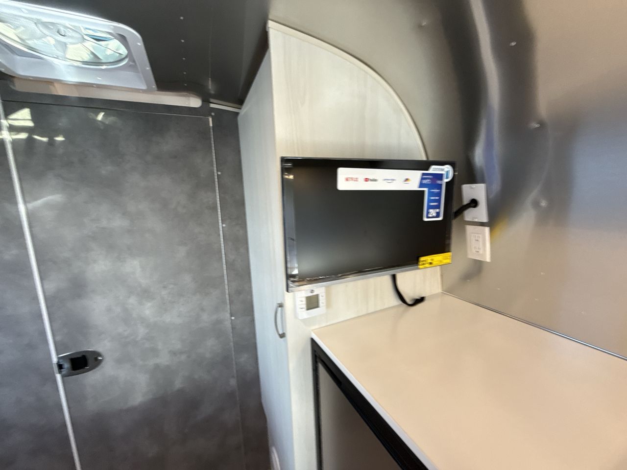 2026 Airstream 22FB Base