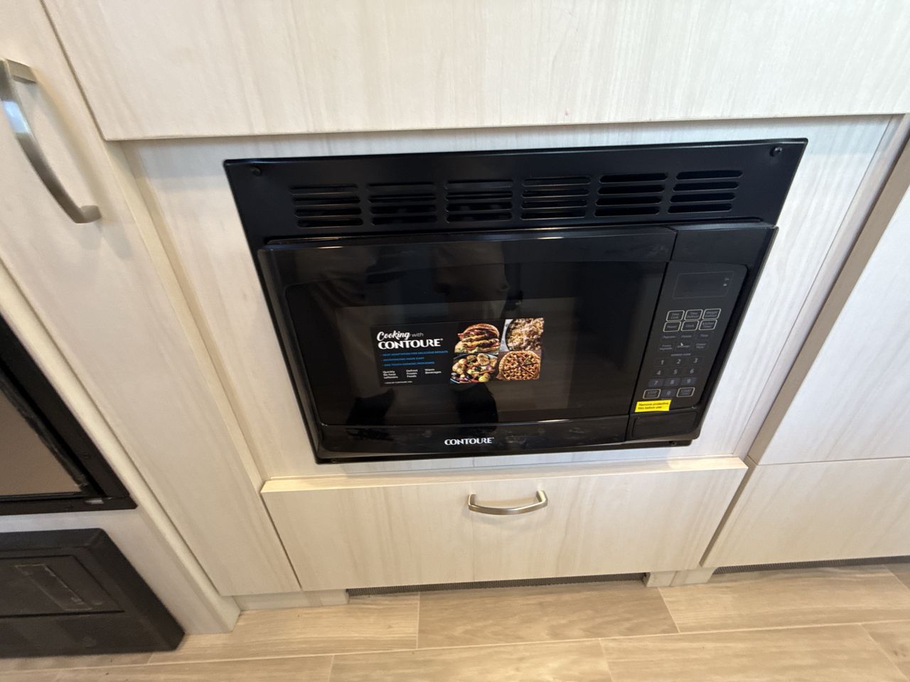 2026 Airstream 22FB Base