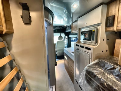 2026 Airstream Rangeline Base