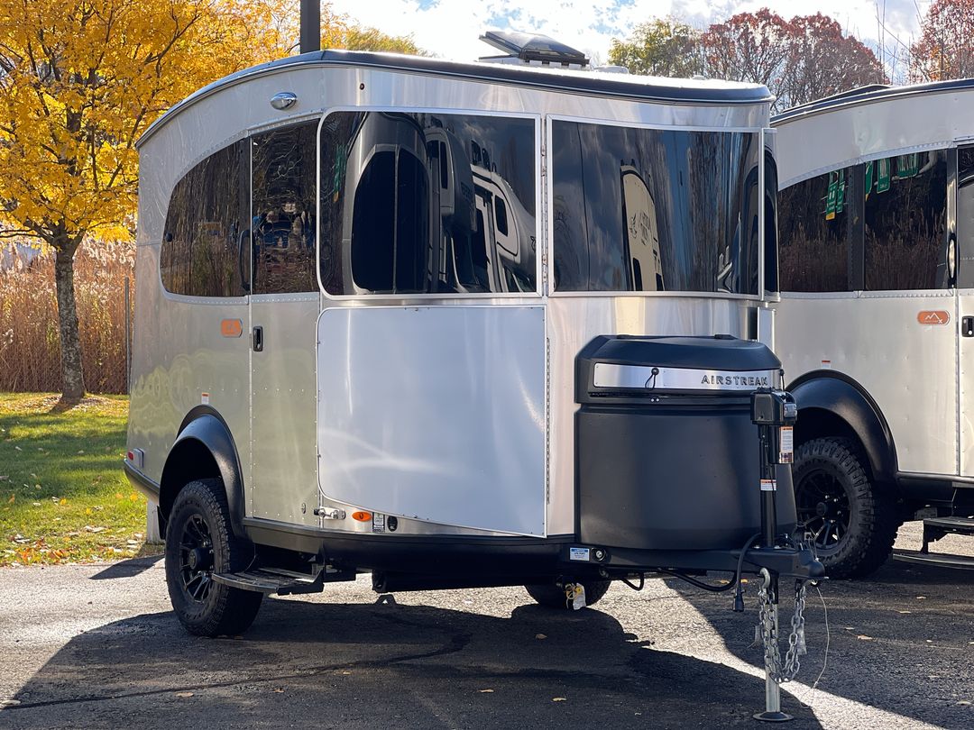 2025 Airstream 16X Base