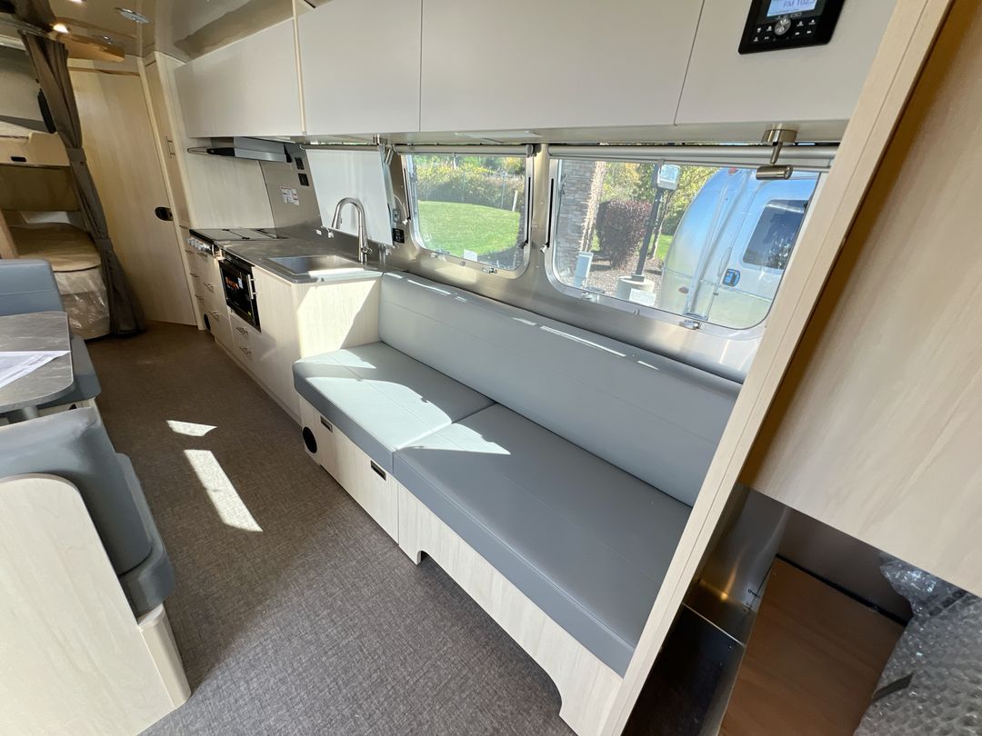 2026 Airstream 30FBBT Base