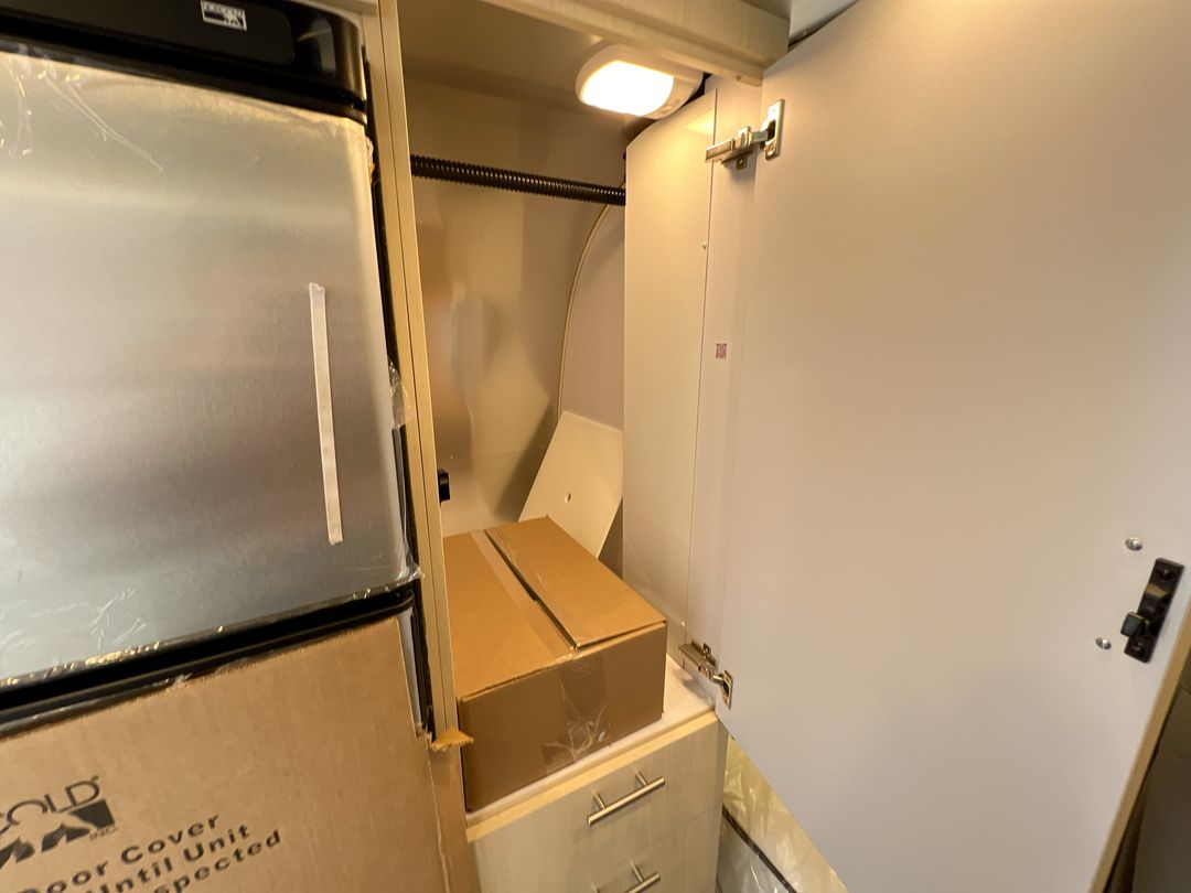 2026 Airstream 30FBBT Base