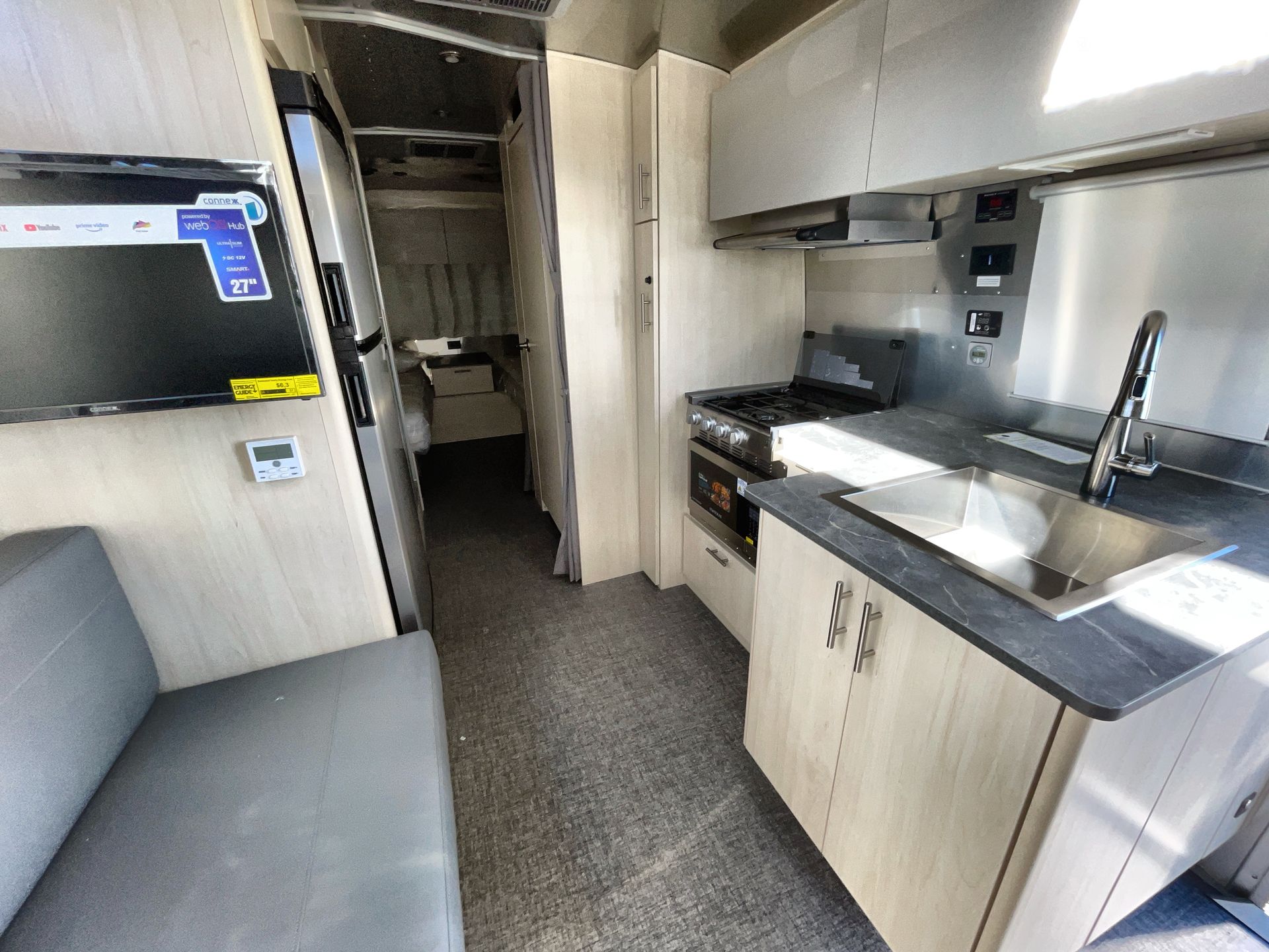 2026 Airstream 25FBT Base