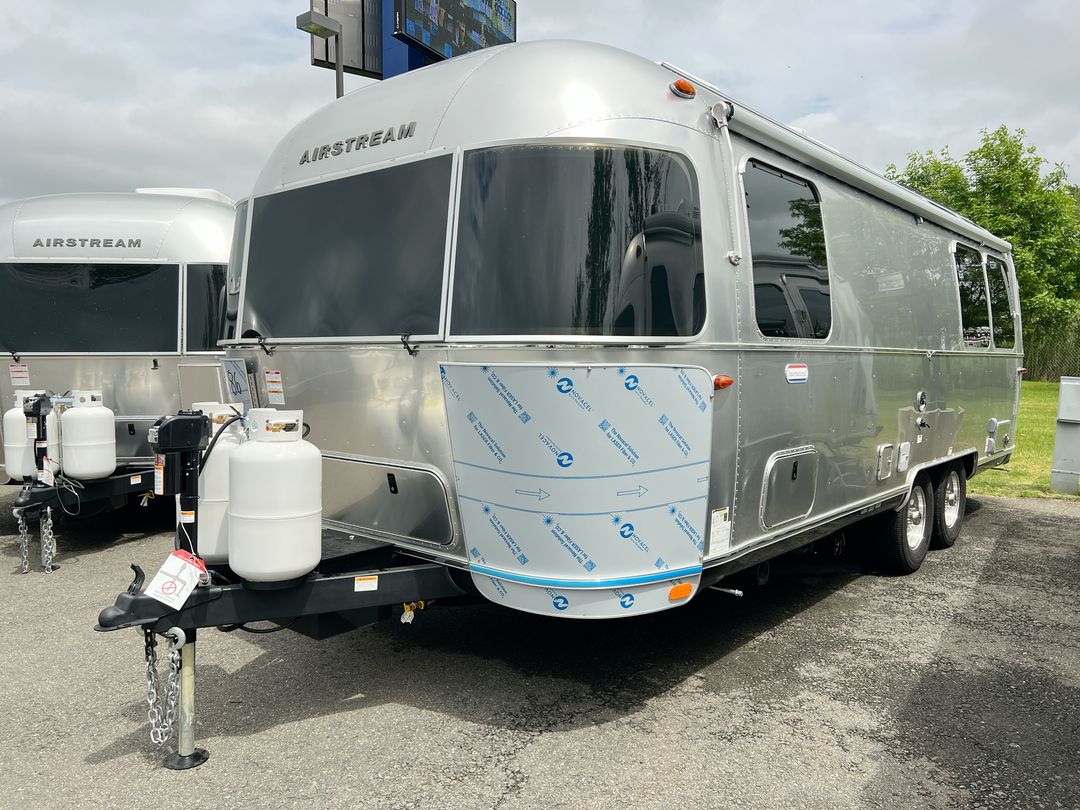 2025 Airstream 27FBT Base