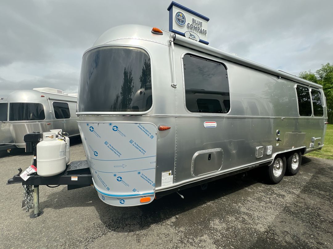 2025 Airstream 27FBT Base