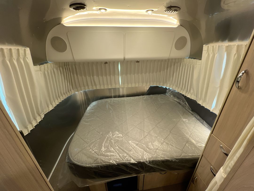 2025 Airstream 25FBQ Base