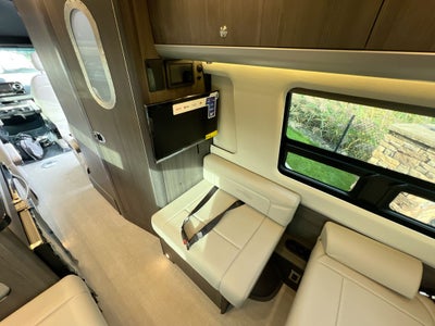 2026 Airstream 24GL 4x2 Passenger Base