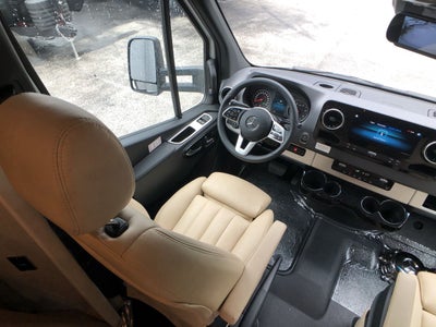 2026 Airstream Murphy Suite Tommy Bahama Base